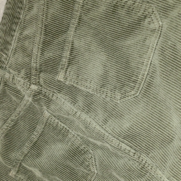 Hollister Green Mini Skirt - Picture 4 of 7